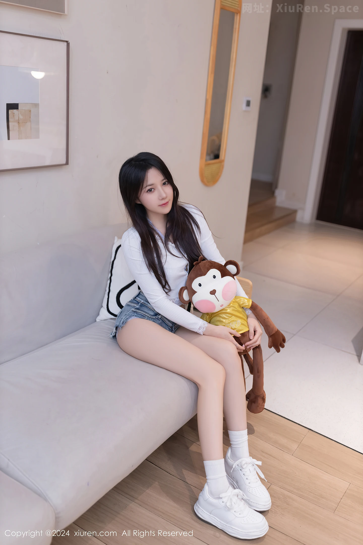 图片[2]-[XiuRen秀人网]VOL.8639 模特鱼子酱Fish性感白色短T配紫色情趣内衣秀曼妙身姿诱惑写真80P-秀人网官方网站